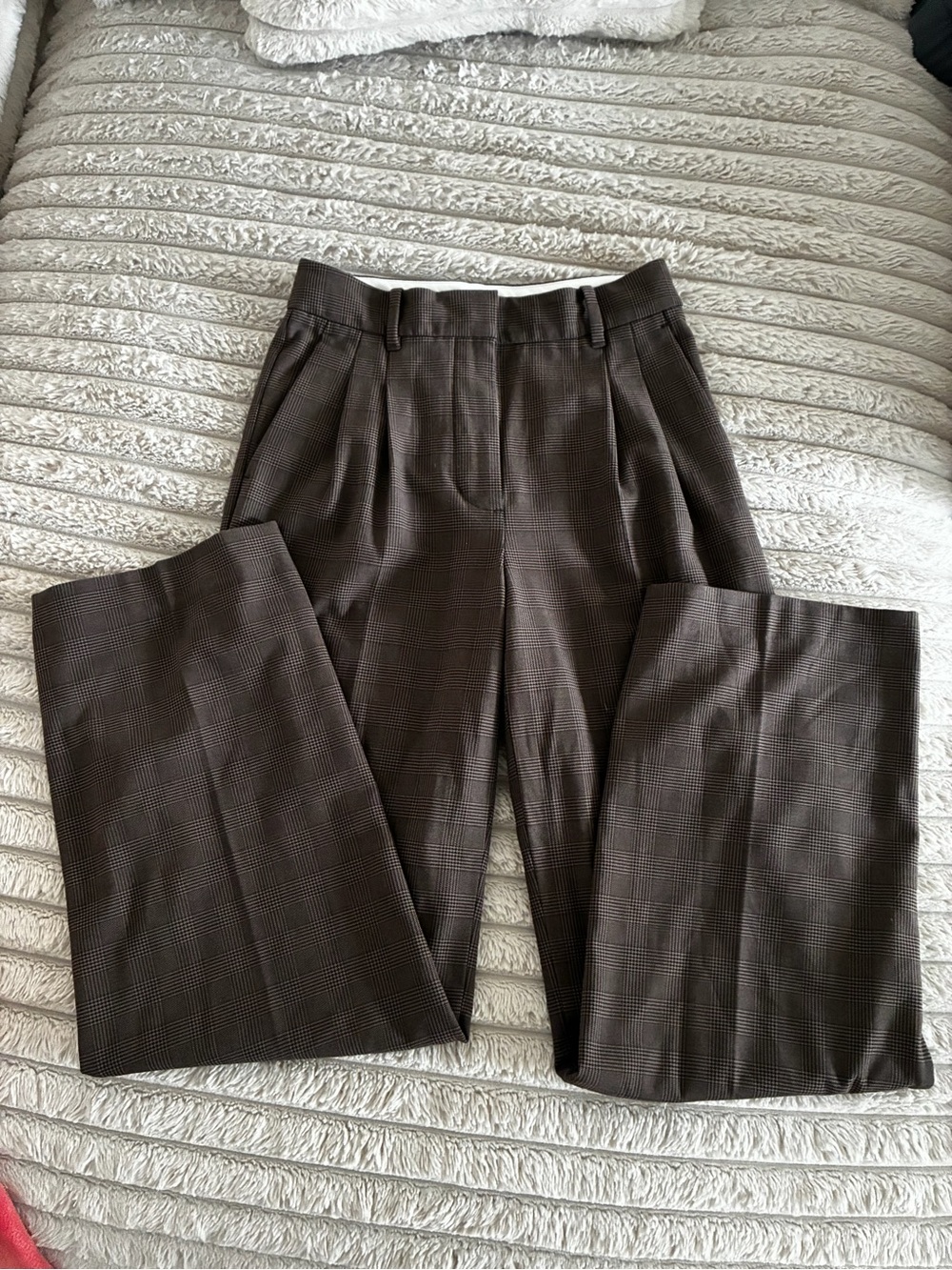 Aritzia Effortless Pants size 4